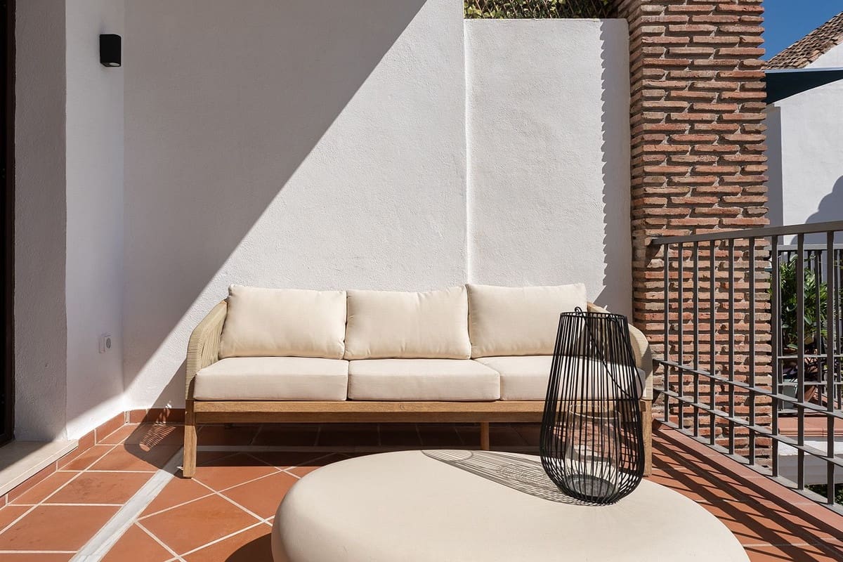2 bedroom Apartment for sale in Los Arqueros with pool garage - € 695,000 (Ref: 10167850)