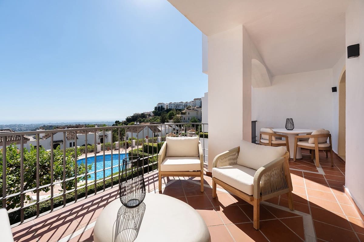 2 bedroom Apartment for sale in Los Arqueros with pool garage - € 695,000 (Ref: 10167850)