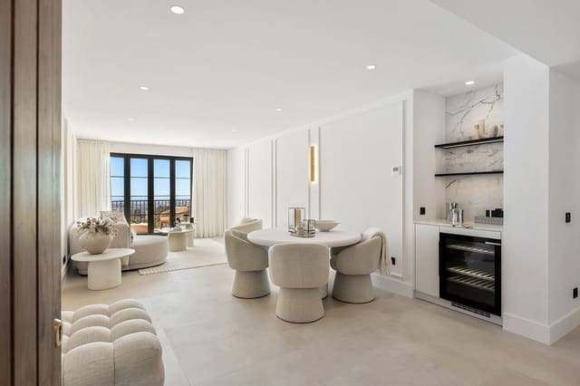 Apartamento de 2 habitaciones en Los Arqueros, Benahavís en venta con piscina garaje - 695.000 € (Ref: 10167850)