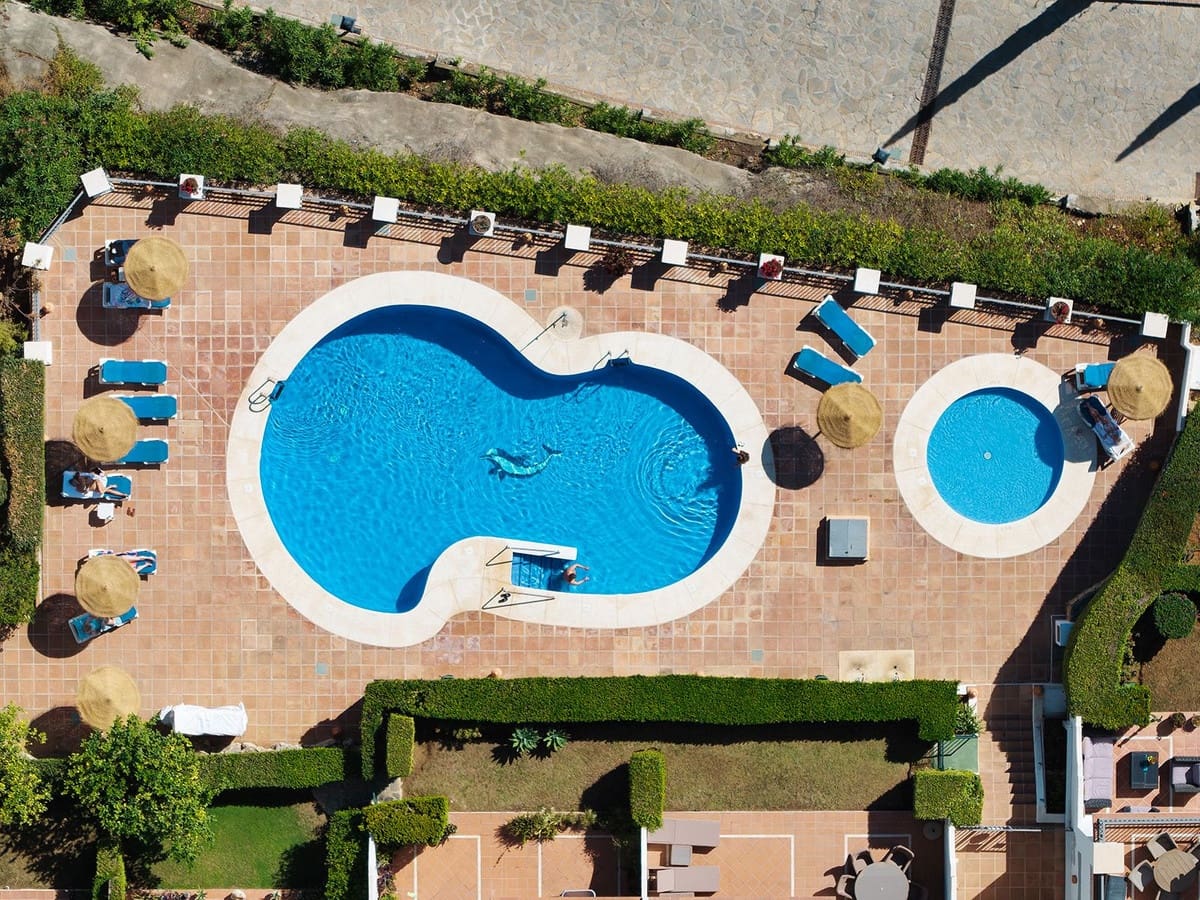 2 bedroom Apartment for sale in Los Arqueros with pool garage - € 695,000 (Ref: 10167850)