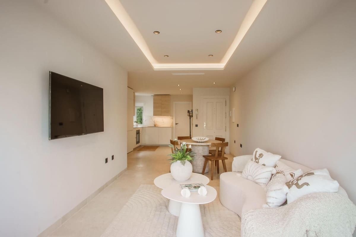 3 soveværelse Lejlighed til salg i La Quinta med swimmingpool - € 545.000 (Ref: 10169388)