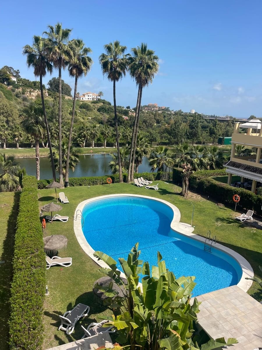 3 soveværelse Lejlighed til salg i La Quinta med swimmingpool - € 545.000 (Ref: 10169388)