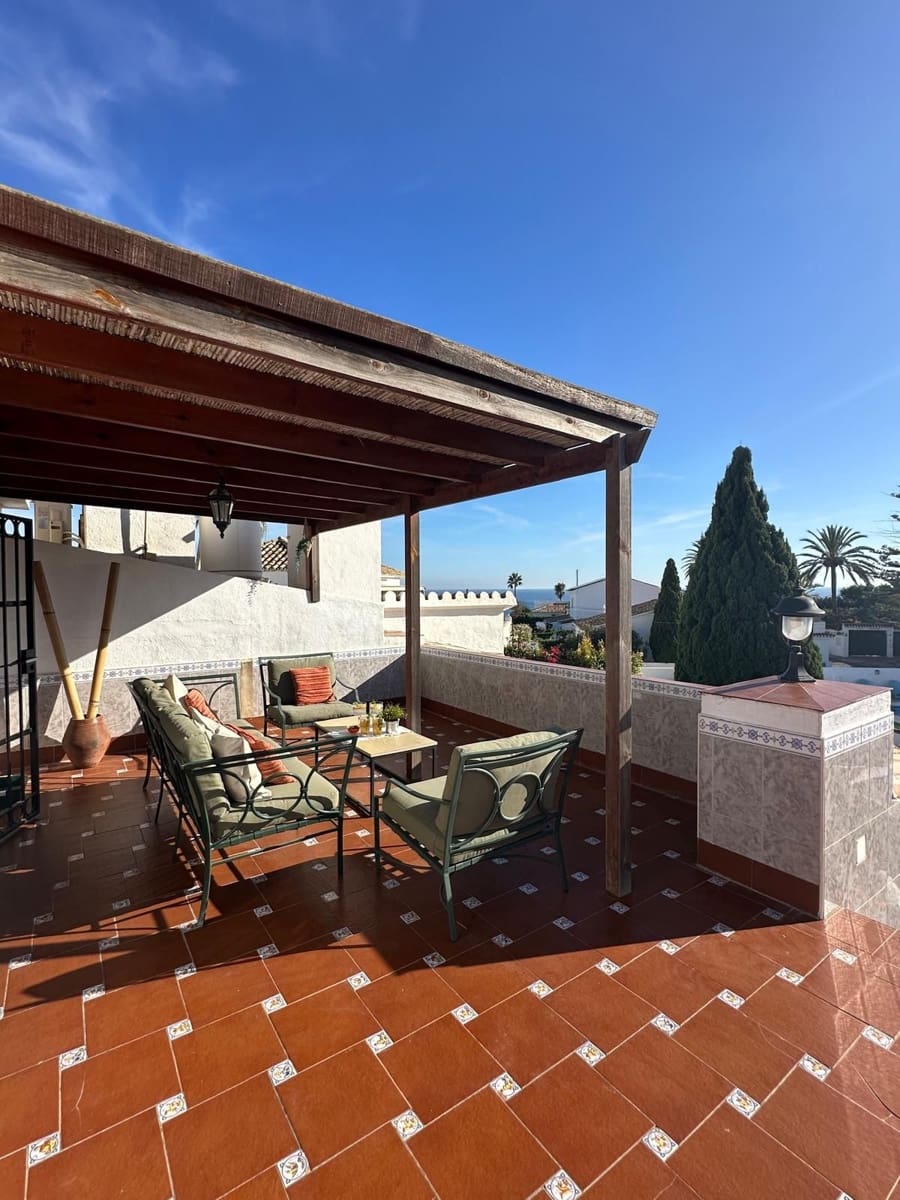 3 bedroom Villa for sale in La Cala de Mijas with pool garage - € 725,000 (Ref: 10169389)