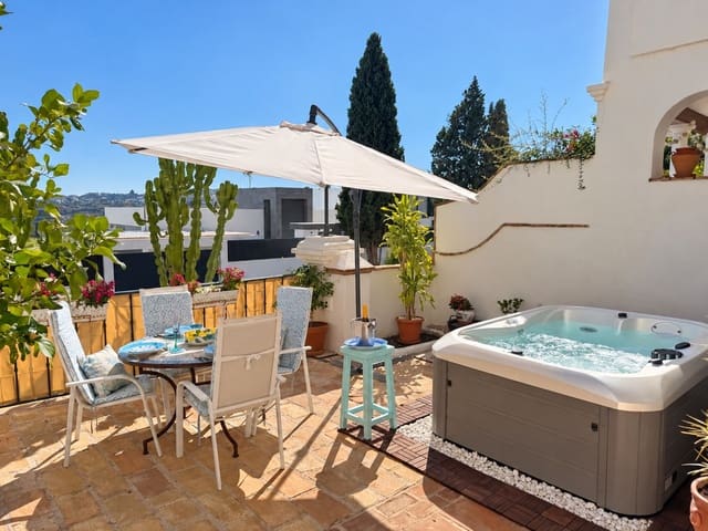 2 soverom Hus til salgs i Mijas Golf, Mijas med svømmebasseng garasje - € 449 000 (Ref: 10169390)