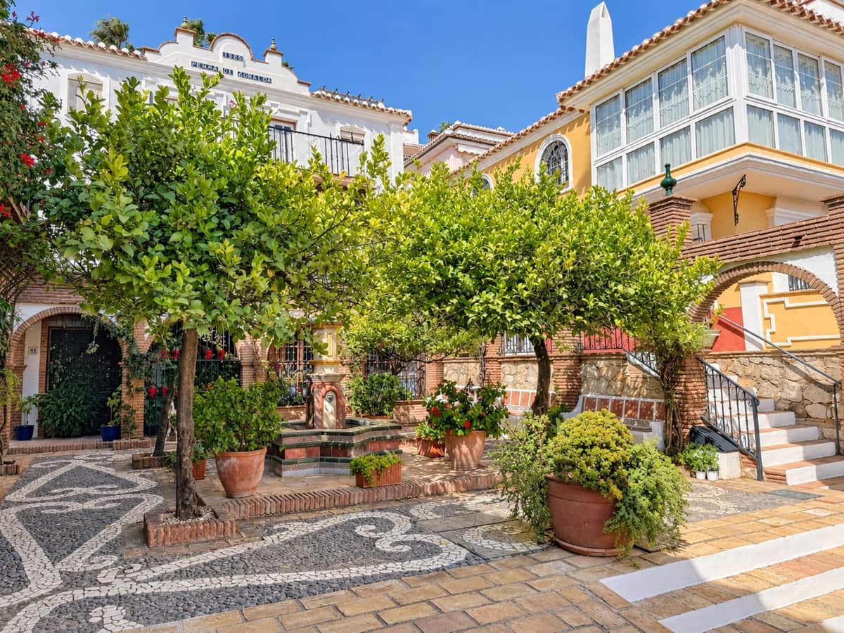 Casa de 2 habitaciones en Mijas Golf en venta con piscina garaje - 449.000 € (Ref: 10169390)