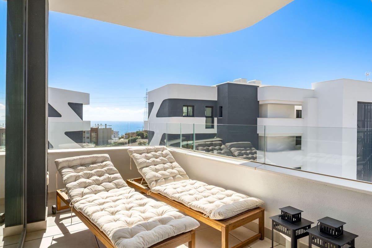 2 soverom Leilighet til salgs i Fuengirola med svømmebasseng garasje - € 459 000 (Ref: 10169391)