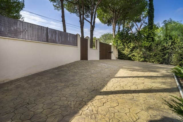 4 soveværelse Villa til salg i Elviria, Marbella med garage - € 950.000 (Ref: 10169392)