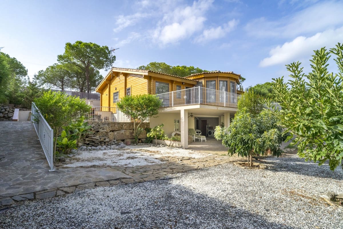 4 bedroom Villa for sale in Elviria with garage - € 950,000 (Ref: 10169392)