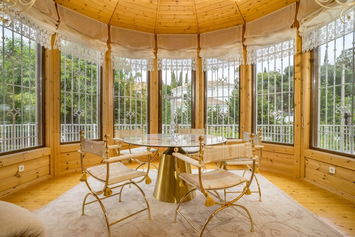 4 bedroom Villa for sale in Elviria with garage - € 950,000 (Ref: 10169392)