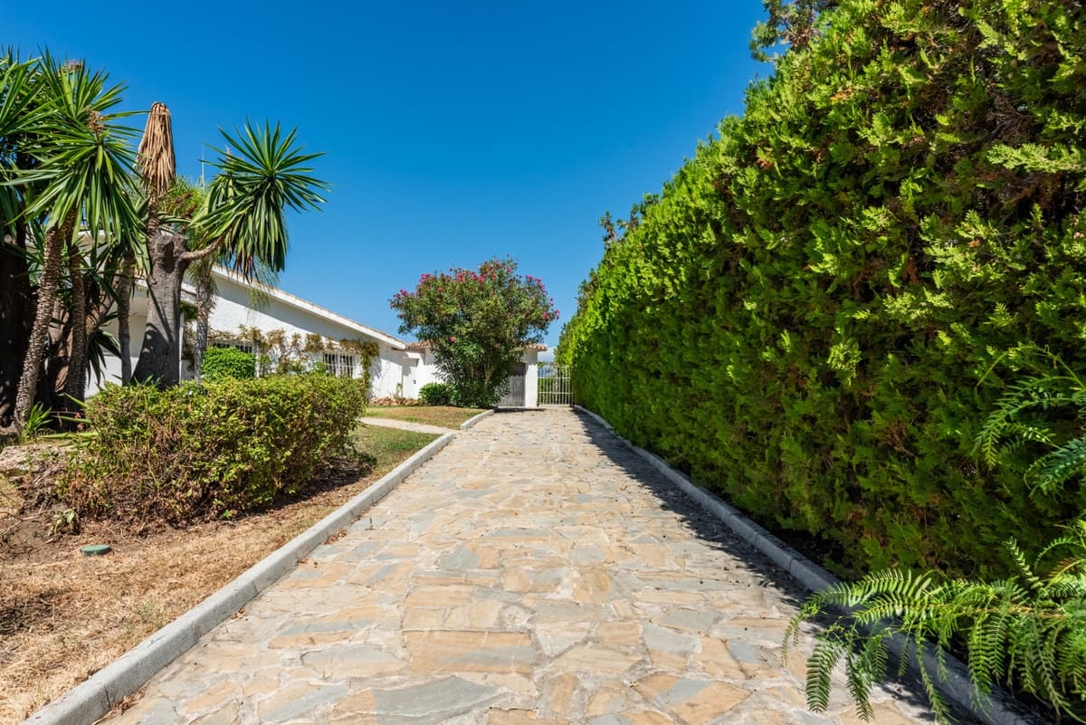 4 bedroom Villa for sale in Atalaya-Isdabe with pool garage - € 1,400,000 (Ref: 10169393)