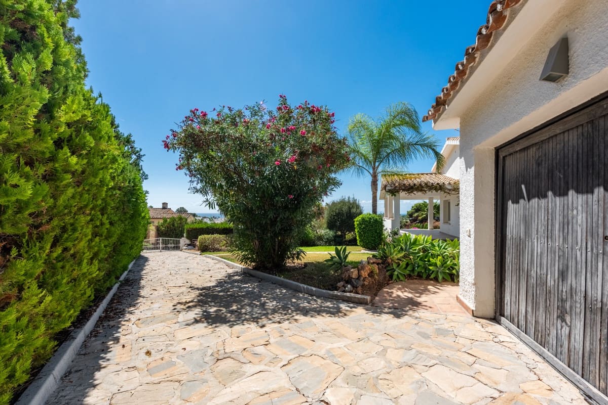 4 bedroom Villa for sale in Atalaya-Isdabe with pool garage - € 1,400,000 (Ref: 10169393)