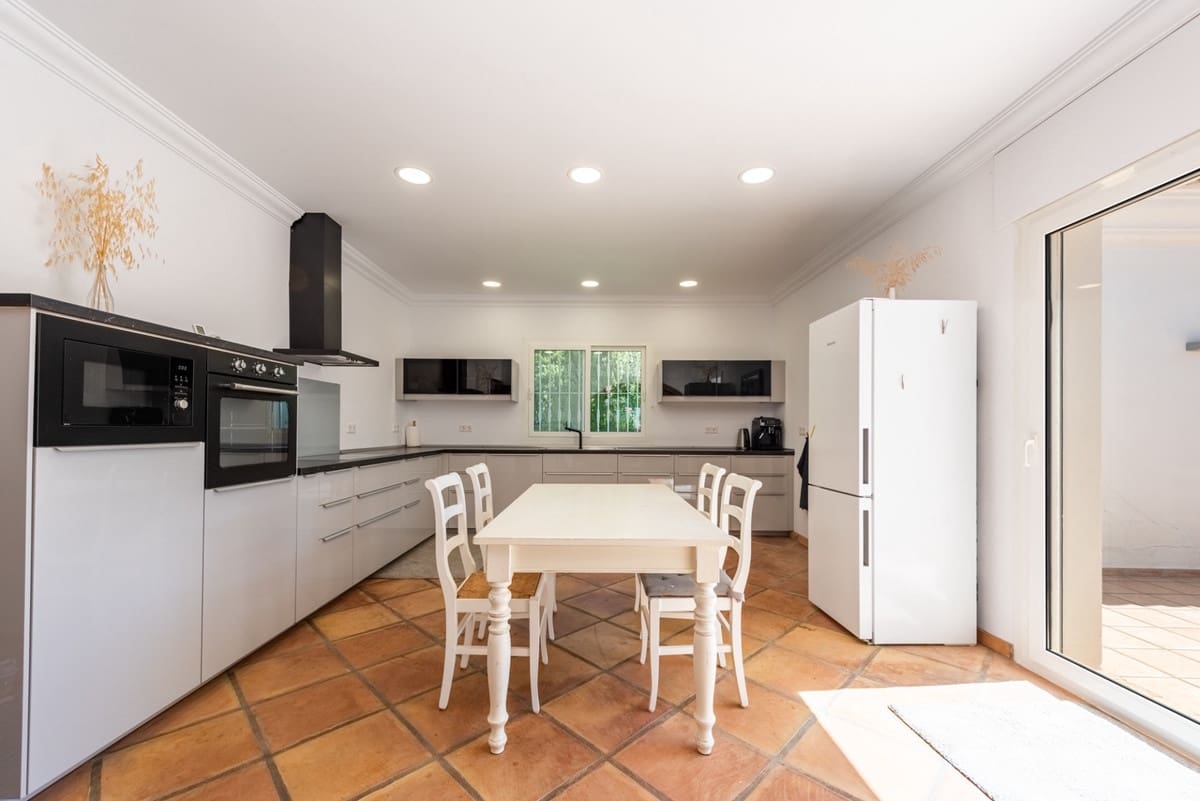 4 slaapkamer Villa te koop in Atalaya-Isdabe met zwembad garage - € 1.695.000 (Ref: 10169394)