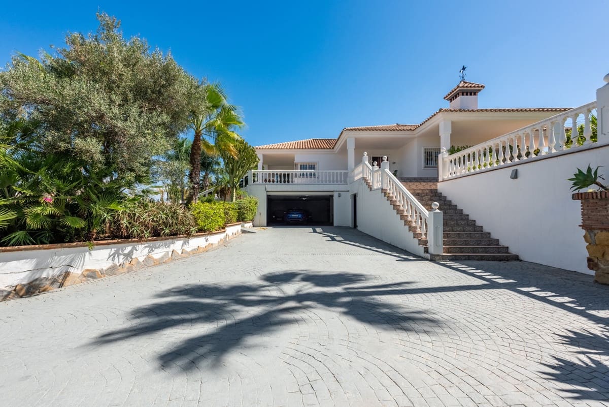 4 slaapkamer Villa te koop in Atalaya-Isdabe met zwembad garage - € 1.695.000 (Ref: 10169394)