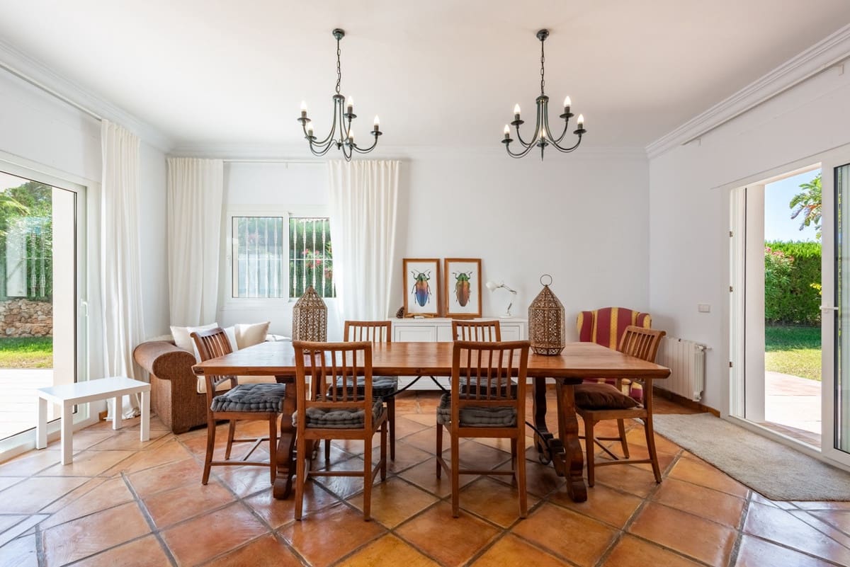 4 slaapkamer Villa te koop in Atalaya-Isdabe met zwembad garage - € 1.695.000 (Ref: 10169394)