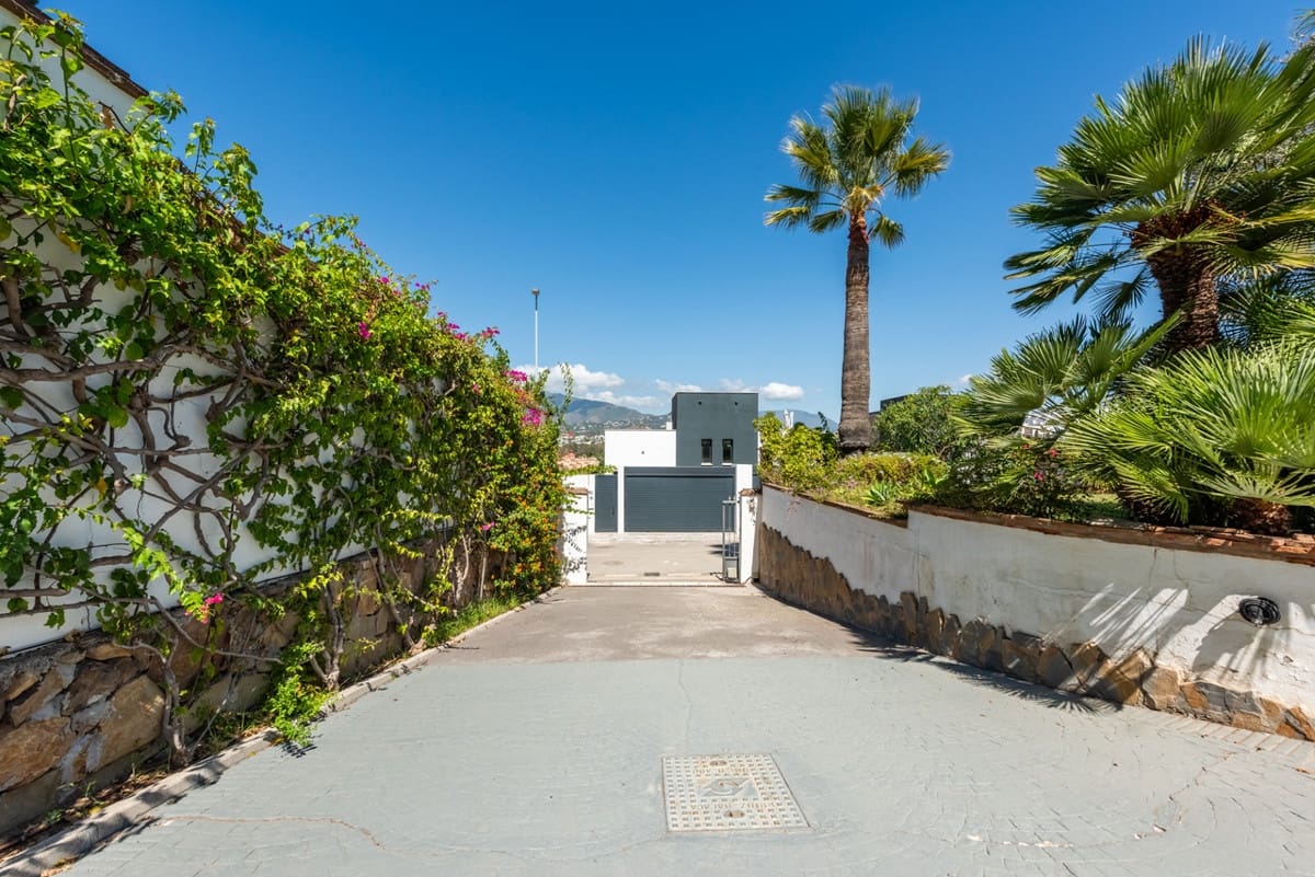 4 slaapkamer Villa te koop in Atalaya-Isdabe met zwembad garage - € 1.695.000 (Ref: 10169394)