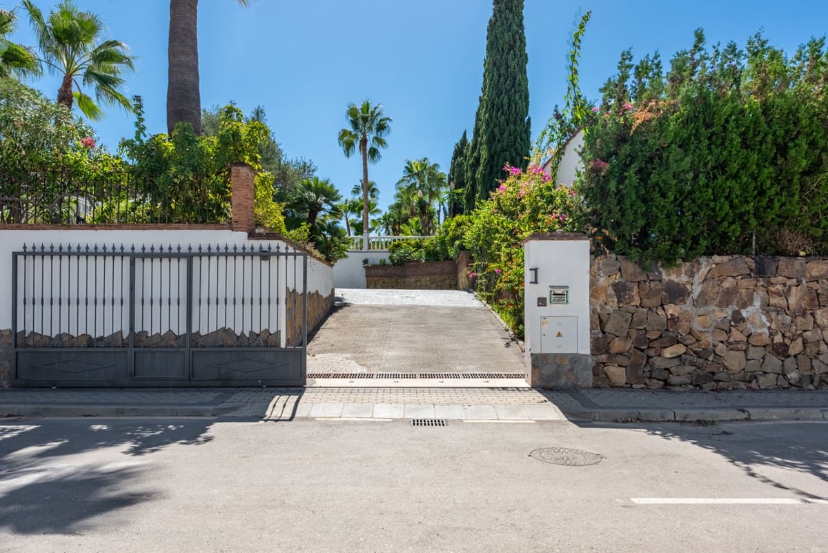 4 slaapkamer Villa te koop in Atalaya-Isdabe met zwembad garage - € 1.695.000 (Ref: 10169394)