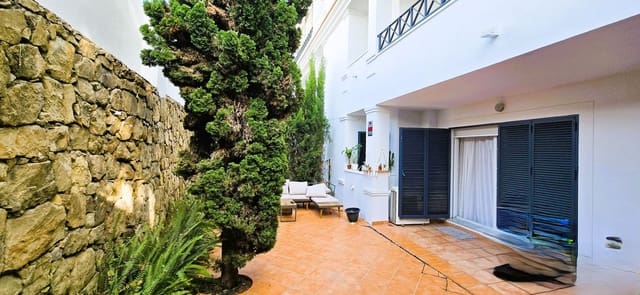 2 soverom Leilighet til salgs i Elviria, Marbella med svømmebasseng garasje - € 340 000 (Ref: 10169395)