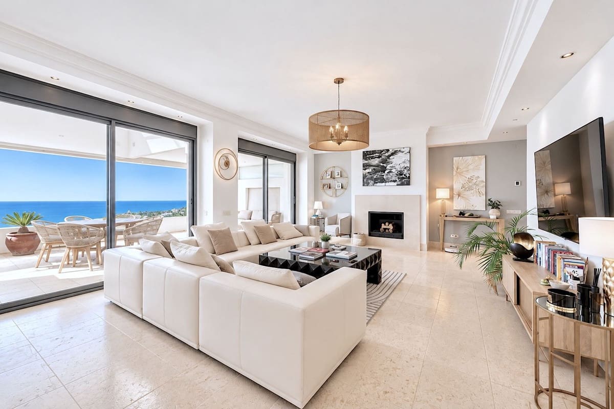 4 slaapkamer Appartement te koop in Los Monteros met zwembad garage - € 1.950.000 (Ref: 10169396)