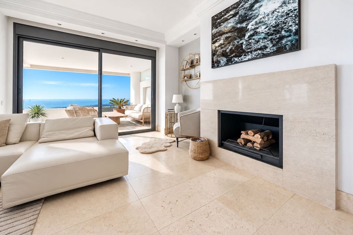 4 slaapkamer Appartement te koop in Los Monteros met zwembad garage - € 1.950.000 (Ref: 10169396)