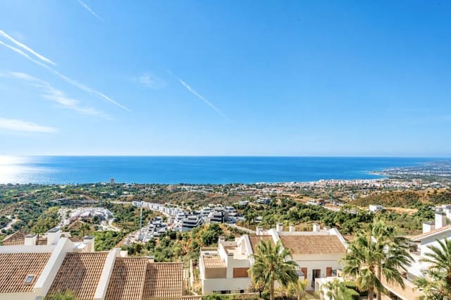 4 sovrum Lägenhet till salu i Los Monteros, Marbella med pool garage - 1 950 000 € (Ref: 10169396)