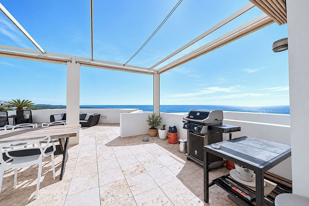 4 slaapkamer Appartement te koop in Los Monteros met zwembad garage - € 1.950.000 (Ref: 10169396)