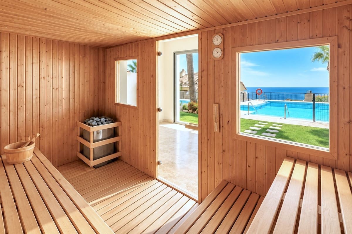 4 slaapkamer Appartement te koop in Los Monteros met zwembad garage - € 1.950.000 (Ref: 10169396)