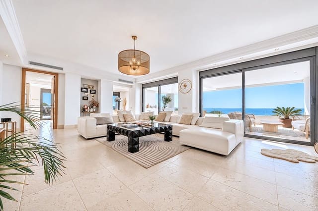 4 sovrum Lägenhet till salu i Los Monteros, Marbella med pool garage - 1 950 000 € (Ref: 10169396)