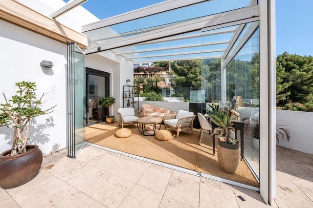 4 sovrum Lägenhet till salu i Los Monteros, Marbella med pool garage - 1 950 000 € (Ref: 10169396)