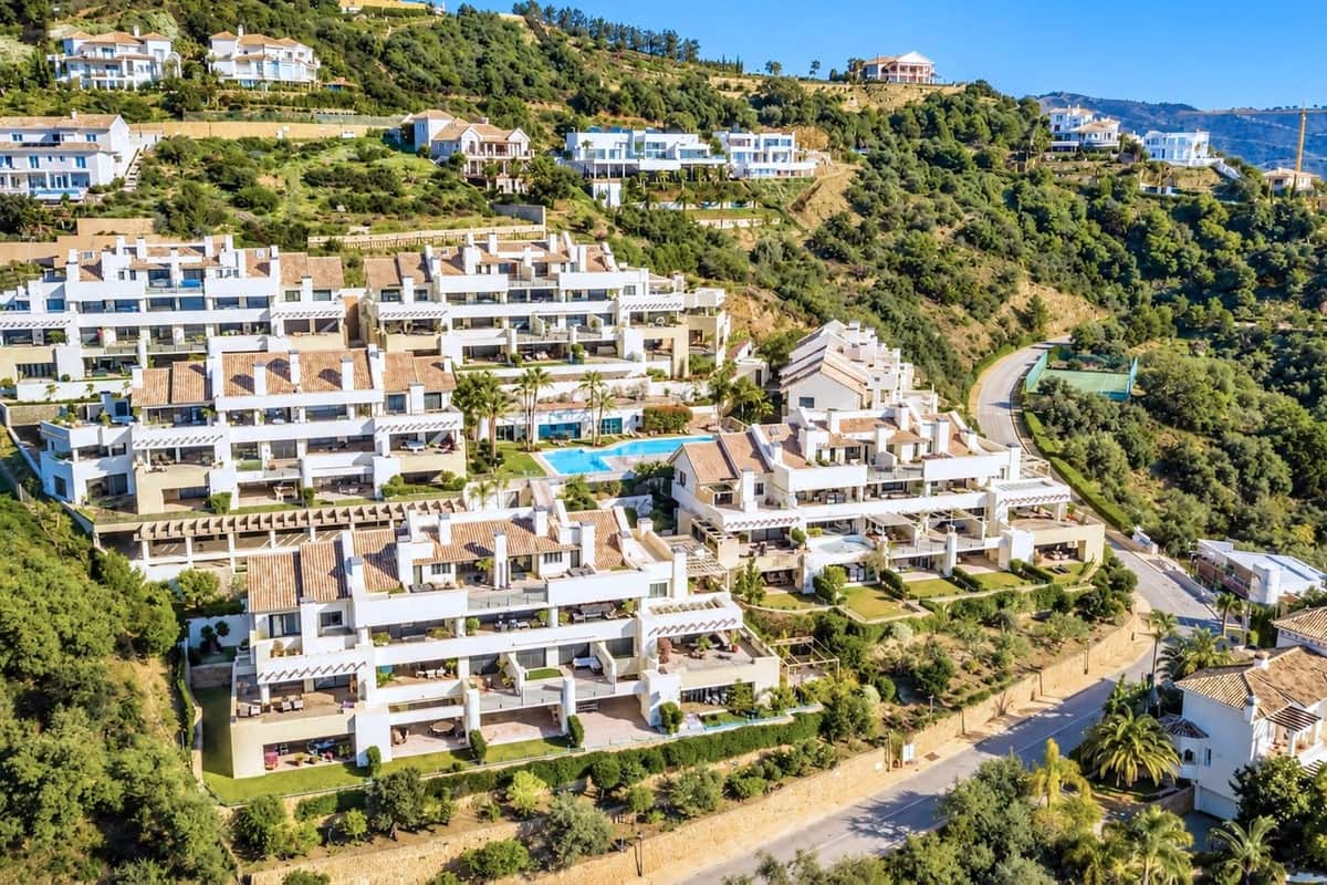 4 slaapkamer Appartement te koop in Los Monteros met zwembad garage - € 1.950.000 (Ref: 10169396)