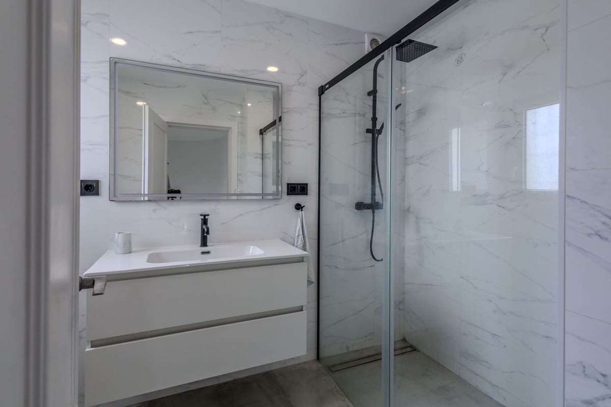 4 soverom Hus til salgs i Nueva Andalucia med svømmebasseng garasje - € 695 000 (Ref: 10169397)