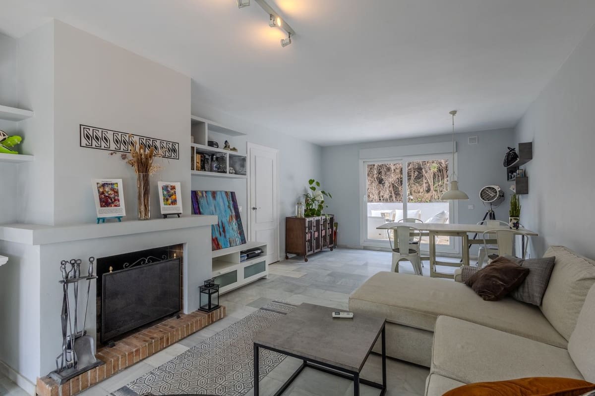 4 soverom Hus til salgs i Nueva Andalucia med svømmebasseng garasje - € 695 000 (Ref: 10169397)