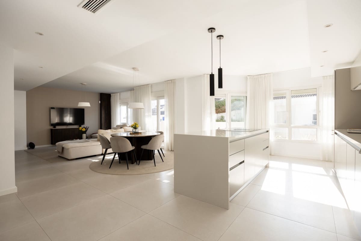 4 soveværelse Lejlighed til salg i San Pedro de Alcantara med swimmingpool garage - € 1.295.000 (Ref: 10172129)