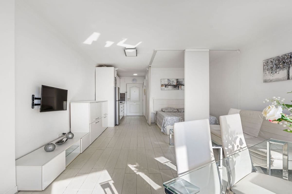 1 bedroom Studio for sale in Calahonda with pool garage - € 259,000 (Ref: 10172130)