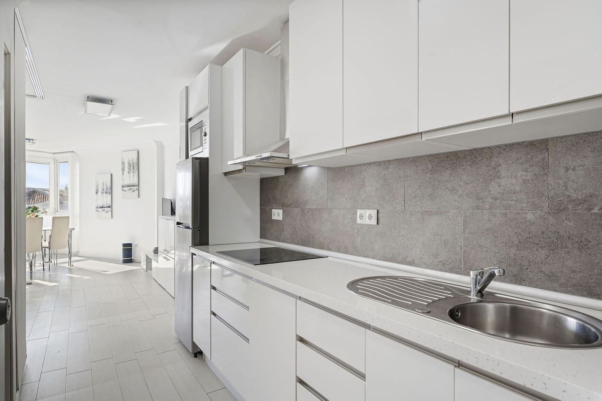 1 bedroom Studio for sale in Calahonda with pool garage - € 259,000 (Ref: 10172130)