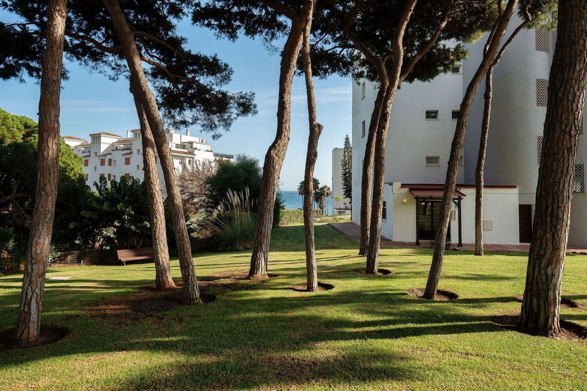 1 bedroom Studio for sale in Calahonda with pool garage - € 259,000 (Ref: 10172130)