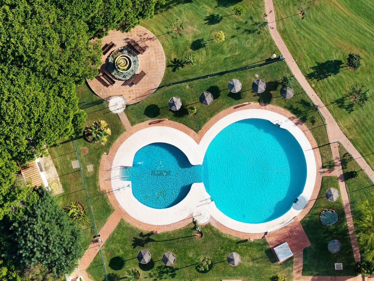 1 bedroom Studio for sale in Calahonda with pool garage - € 259,000 (Ref: 10172130)