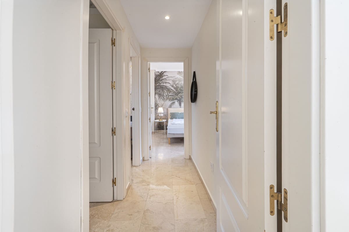 3 Zimmer Apartment zu verkaufen in Torrequebrada mit Pool Garage - 559.000 € (Ref: 10172131)