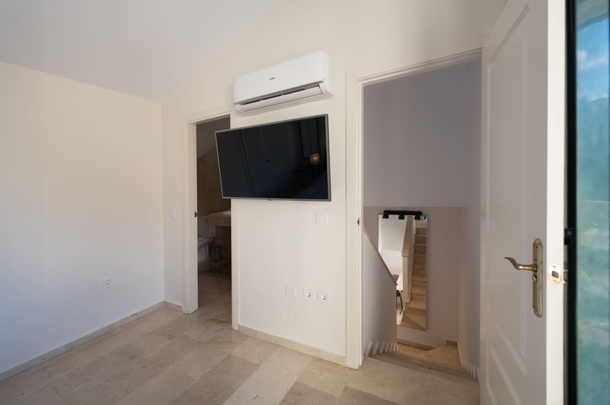 3 Zimmer Apartment zu verkaufen in Torrequebrada mit Pool Garage - 559.000 € (Ref: 10172131)