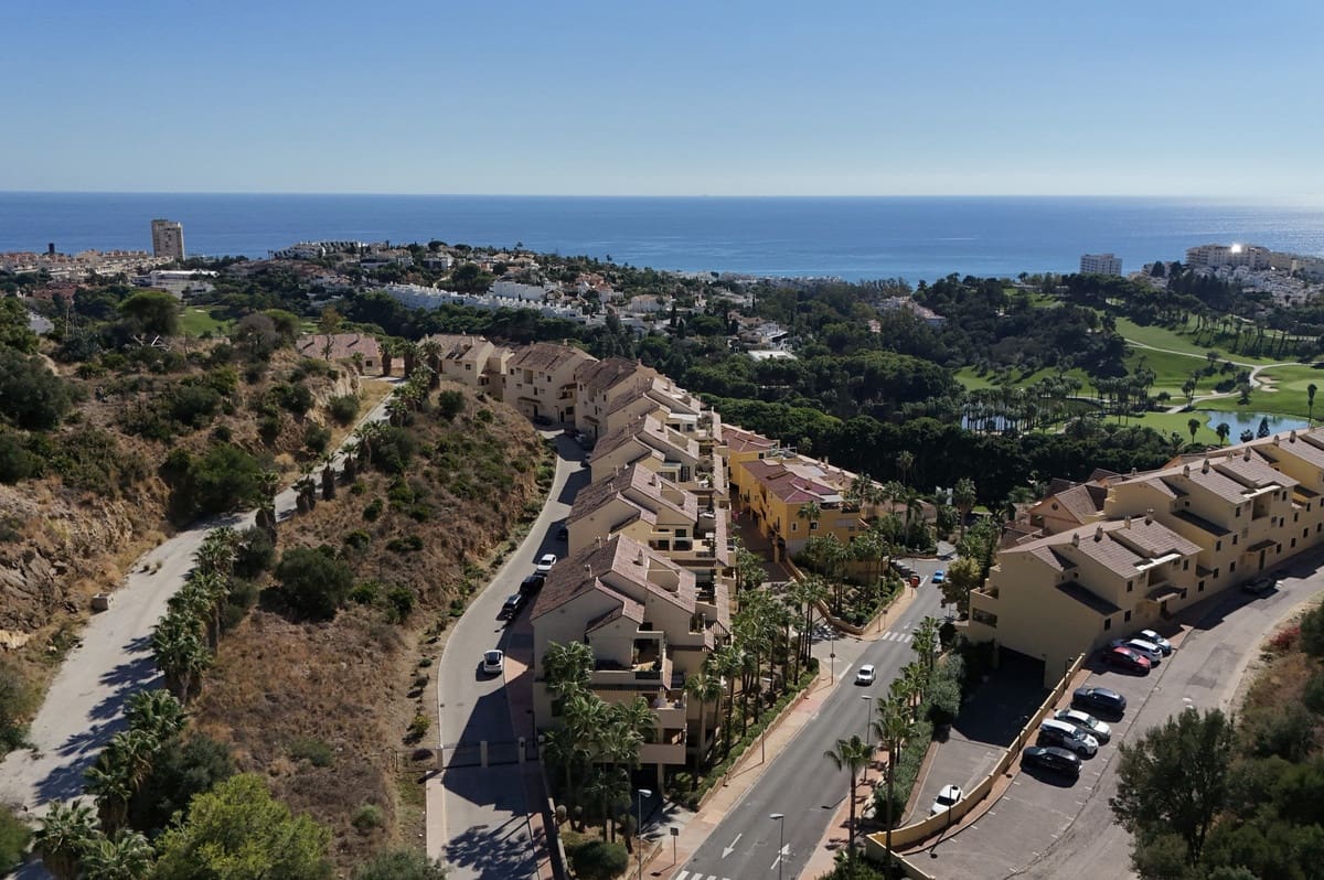 3 Zimmer Apartment zu verkaufen in Torrequebrada mit Pool Garage - 559.000 € (Ref: 10172131)