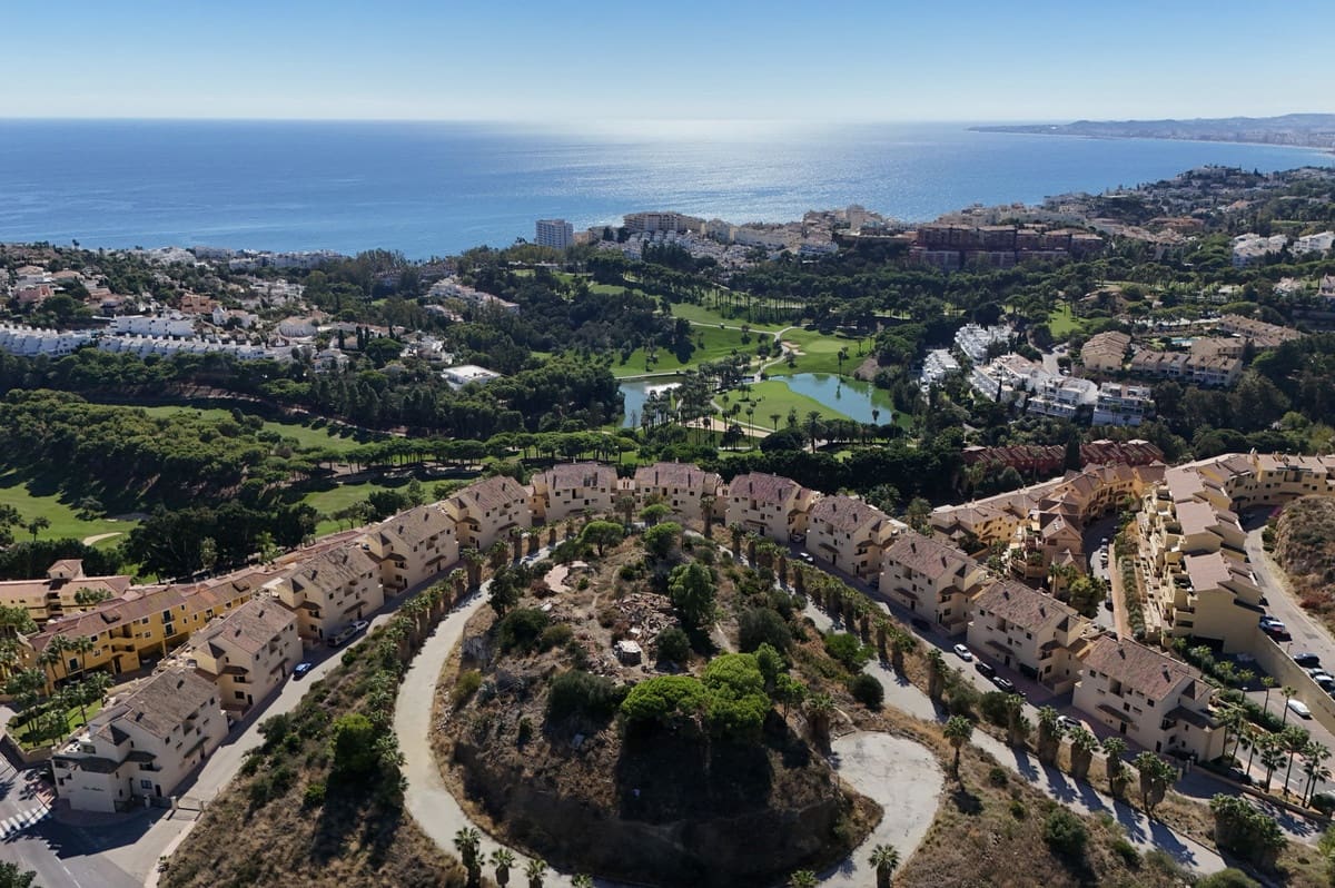 3 Zimmer Apartment zu verkaufen in Torrequebrada mit Pool Garage - 559.000 € (Ref: 10172131)