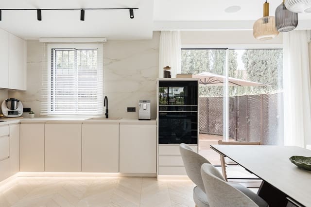 3 soveværelse Byhus til salg i Benahavís med swimmingpool garage - € 1.295.000 (Ref: 10172132)
