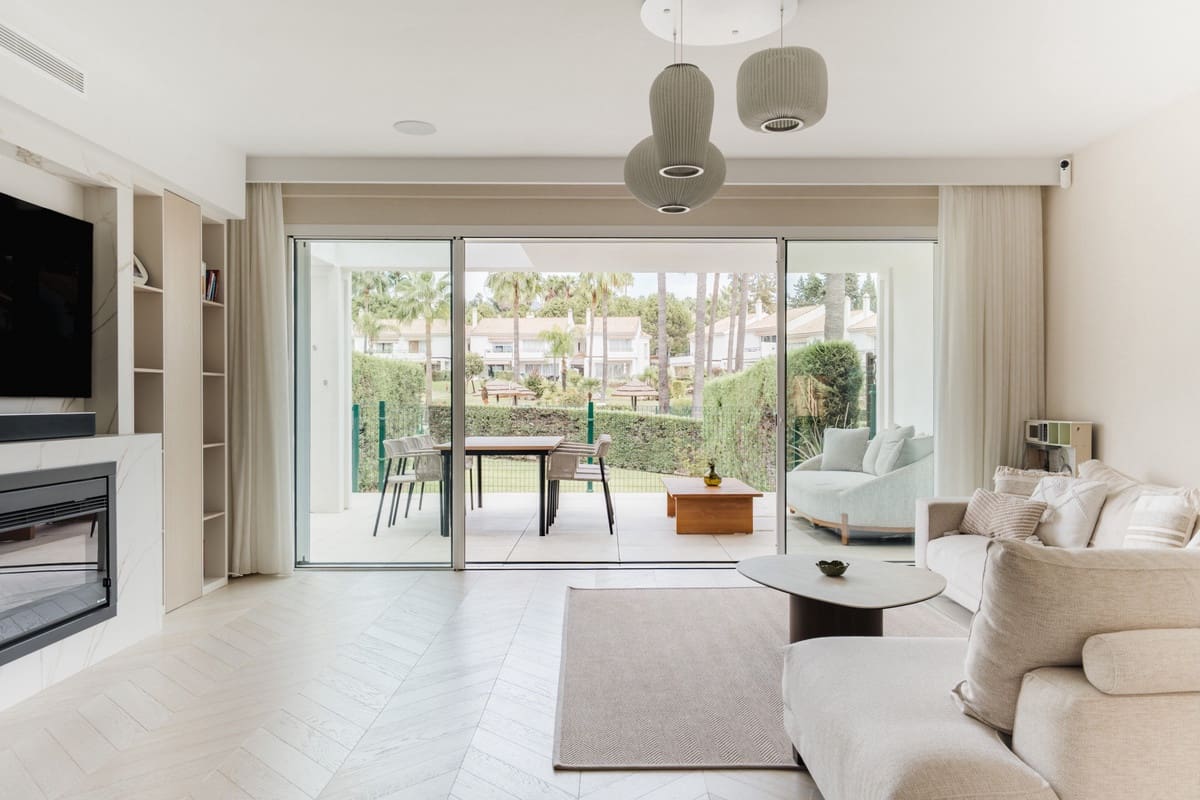 3 bedroom Townhouse for sale in Benahavis with pool garage - € 1,295,000 (Ref: 10172132)