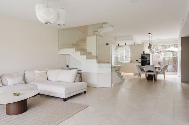 3 sypialnia Dom na sprzedaż w Benahavís z basenem garażem - 1 295 000 € (Ref: 10172132)