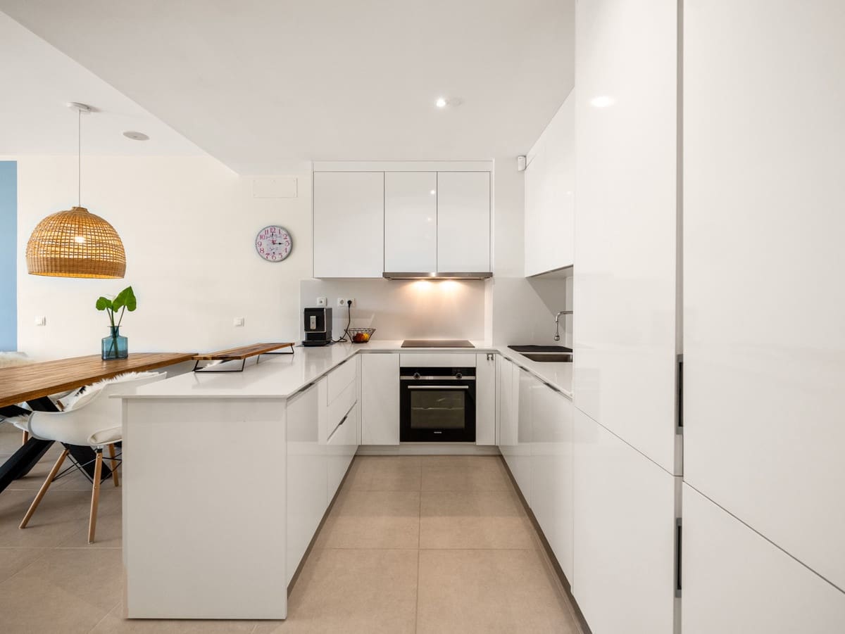 2 soveværelse Lejlighed til salg i Estepona med swimmingpool garage - € 529.000 (Ref: 10172133)
