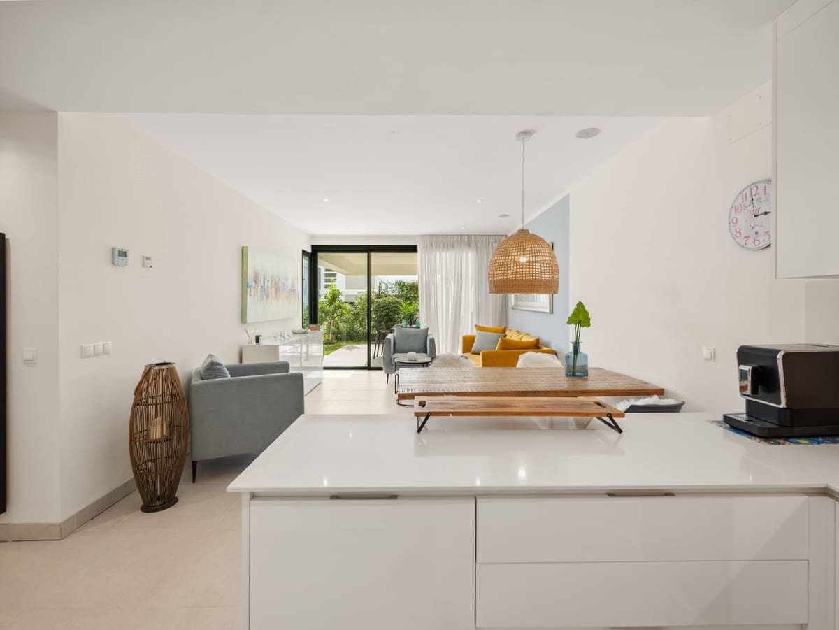 2 soveværelse Lejlighed til salg i Estepona med swimmingpool garage - € 529.000 (Ref: 10172133)
