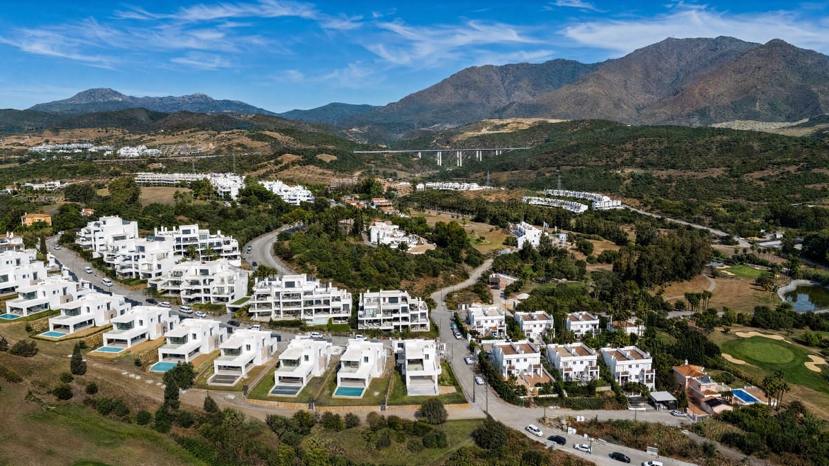 2 soveværelse Lejlighed til salg i Estepona med swimmingpool garage - € 529.000 (Ref: 10172133)