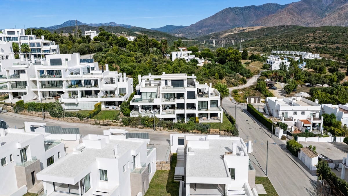 2 soveværelse Lejlighed til salg i Estepona med swimmingpool garage - € 529.000 (Ref: 10172133)
