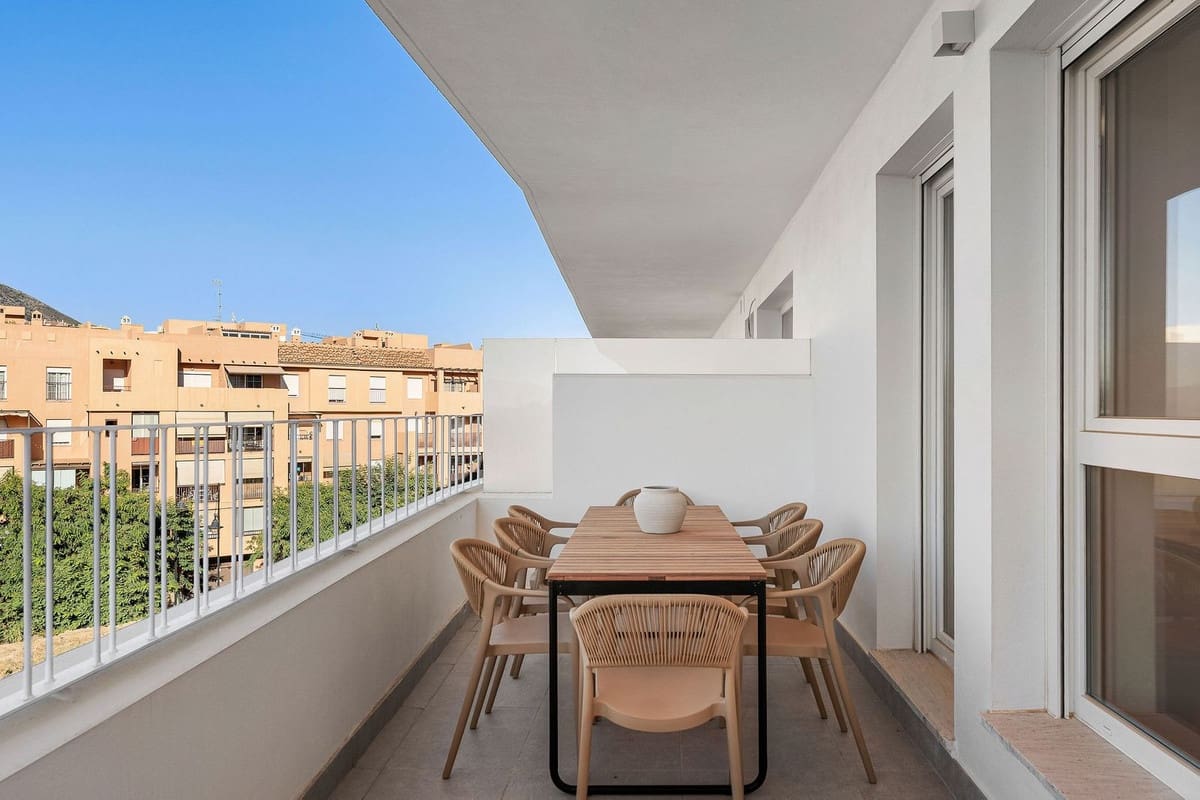 2 soveværelse Lejlighed til salg i Fuengirola med swimmingpool garage - € 395.000 (Ref: 10172972)