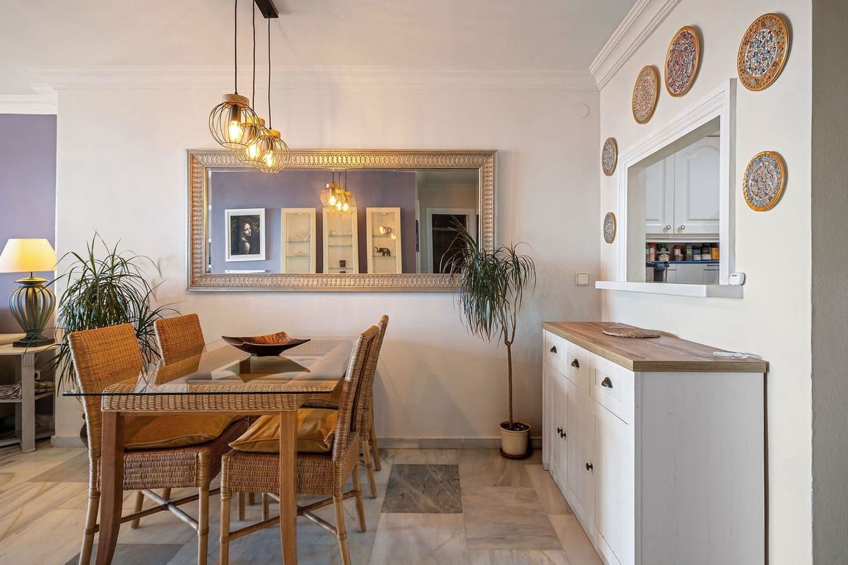 2 soverom Leilighet til salgs i Calahonda med svømmebasseng garasje - € 320 000 (Ref: 10172976)
