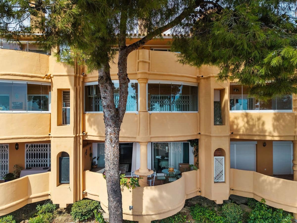 2 soverom Leilighet til salgs i Calahonda med svømmebasseng garasje - € 320 000 (Ref: 10172976)